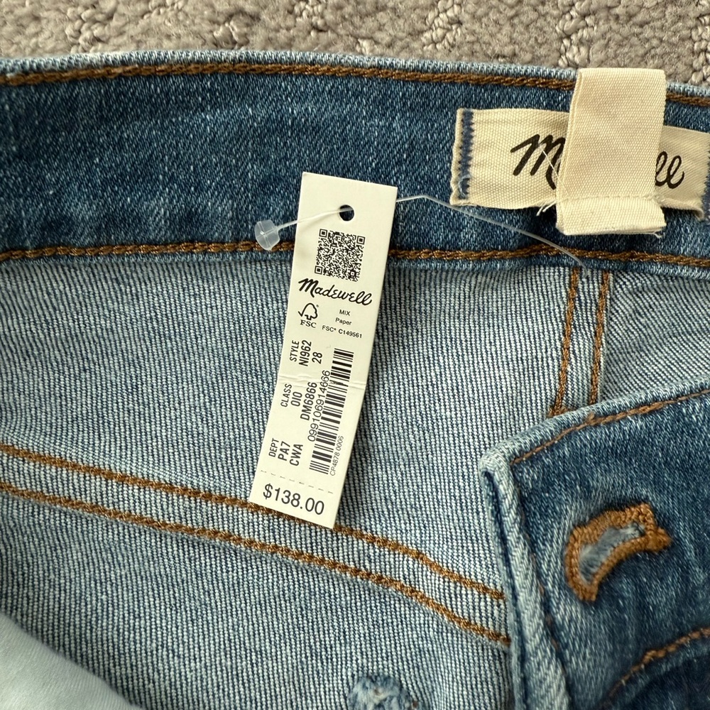 Madewell Mid-Rise Kick Out Crop Jeans in Cherryville Wash: Raw-Hem Edition - Picture 7 of 10